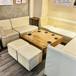 シーシャバーくゆり - 6名様以上にオススメ！最大8名様まで座れる広々ソファ！