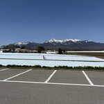 ヤマホ青果 びっくり市 - 野辺山高原の雄大な風景が拡がる