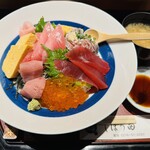 しほう田 - 海鮮丼　マグロ、鯵、イクラ、たまご