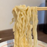 La La Gottsuo - やや太めの多加水中太麺