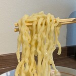 La La Gottsuo - モチツル食感の中太麺