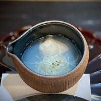 佐とう - 蛤吸い。蛤の旨みがギュッと詰まったお吸い物です。