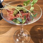 297691700 - 飛騨牛生ハムとパスタのカクテル仕立て