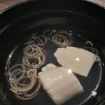 灯 - 大振りな帆立貝柱とスライス茗荷