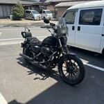 カドヤ食堂 - 店舗前　駐車場️