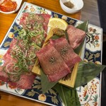 仙台焼肉ホルモン たけ田 青葉通店 - 名物タン3種食べ比べ