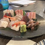 和食カフェ えん - 刺身盛り合わせ2〜3人前