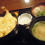 そば重 - 「天丼」と「おろし蕎麦」のセット。