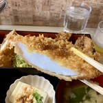 キッチンアオキ - 日替りランチ1,080円、イカフライ