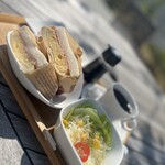 Cafe よつばハウス - ハムたまごサンド