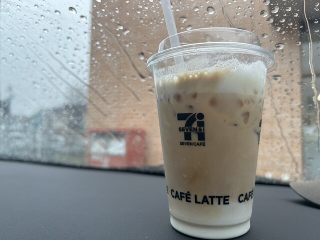 セブンイレブン 秋田山王中島町店 - 泉外旭川（コンビニ・スーパー）の写真