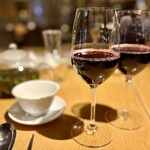 中国料理 「王朝」 - 飲み放題の赤ワイン