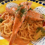 ピッツァ＆カフェ ノヴィータ - 海老とブロッコリーのトマトパスタ