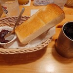 コメダ珈琲店 本店