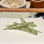 天ぷら 元吉 - インゲン（早取れ）千葉産
      まだ細いインゲンは早取れ、柔らかくて香りが良いです♪
      何も付けずに全て美味しくいただきました
      d(^_^o)