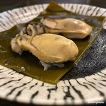 外小路 左近 - 大粒の牡蠣の松前焼