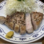 桐半 - 肉厚あるポークソテー