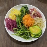 ホッホ - 9種のナムルを一皿に