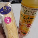 デイリーヤマザキ - 料理写真:味わいタマゴサンドとかんきつトリオを狩野川沿いで