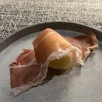 洋食堂 葡萄 - 温かいニョッコフリットて物わを包んで食べるととろける生ハム