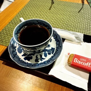 Oiwake Kissa Shitsu - Coffee, JPY 400