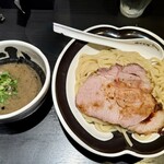 麺屋武蔵 武骨相傳 - 濃厚黒つけ麺1100円　（中盛り）