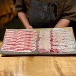 レストラン ウオゼン - ❽月輪熊・猪鍋
      〜月輪熊ロース、猪肉