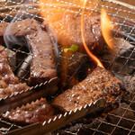焼肉工房　わらく - 料理写真:水七輪での焼肉