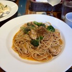 PIZZA BAR 裏秋葉原 - チキンとブロッコリーのバジルトマトクリーム
