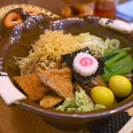 たぬきは飲み物。 - 冷したぬきそば(M)@税込890円 │ 平日12:25頃訪問→12:27頃入店