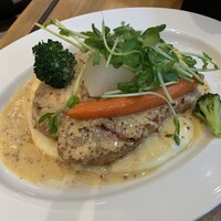 LE PORTIER Par Aux Delices de dodine Toranomon - ランチセットメインの豚のグリルマスタードソース