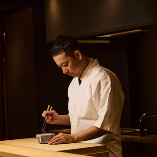 名店で磨いた確かな技。丹精込めて作り上げた季節を映し出す一皿