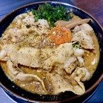麺屋　たか - 肉シングル！スパイシーなスープに良く合います