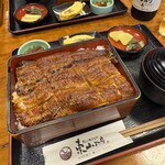 炭火焼うなぎ 東山物産 - 極上重 4,700円