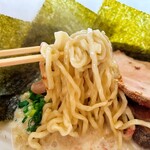 麺屋　たか - 月初週限定の平打ち中太麺！スープに良く合います