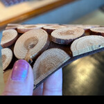 郷土料理ともん - 素敵なコースター★ 切り株がモチーフでレリーフになってます〜　まるでバームクーヘンの集合体みたいな可愛さ〜でもリアルな切り株のコースター★  byまみこまみこ