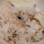 馬車道 大かわ - 八女の筍ご飯のお焦げ