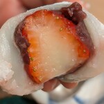 馬車道 大かわ - 博多あまおうの自家製苺大福