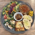 No.25 - ラザニアとチキンのプレート（スープ・パン付き）