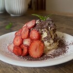 No.25 - いちごのティラミス