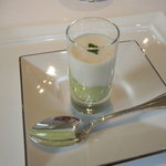 小さなお楽しみ(海老とアボガドとブロッコリーのアミューズ)