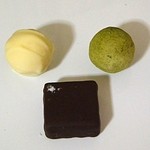 チェリーシー - トリュフのホワイト・抹茶・ココナッツ