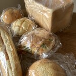 ティーズミヤビ - ホワイト·パン·ブレット､ダッチロール·餡、明太子フランス､フランスパン·枝豆チーズ､メロンパン