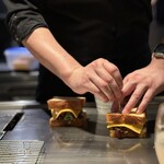 鉄板焼 grow - 名物Ａ5黒毛和牛ハンバーガー