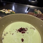 鉄板焼 grow - 季節のエスプーマ「グリーンピースのエスプーマ」