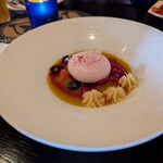 Cinderella's Royal Table - FLOATING ISLAND