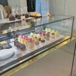 LESS by Gabriele Riva & Kanako Sakakura - 