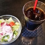 田舎カフェ オーチャード - ランチセットのサラダと飲み物