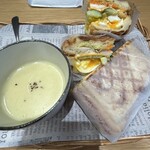 Jasmine Herb tea cafe - 