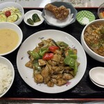 中国料理 頤和園 - 豚、野菜のバジル炒め